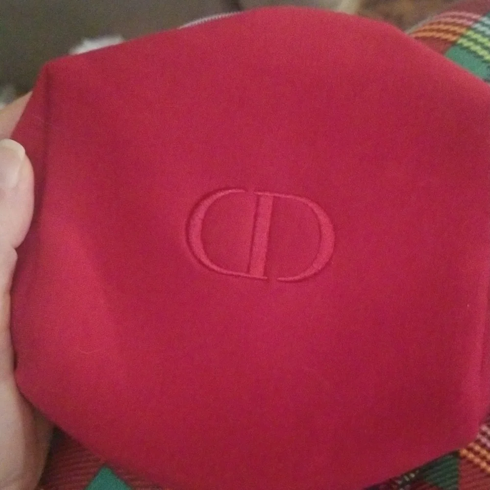 Christian Dior cosmetic bag red . New without tags. - Picture 5 of 8